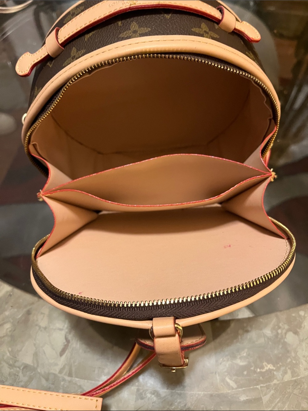 😎😎 Brown Monogram Round Crossbody with Natural & Red-Trim Strap😎🍋 NEW! - Picture 8 of 8